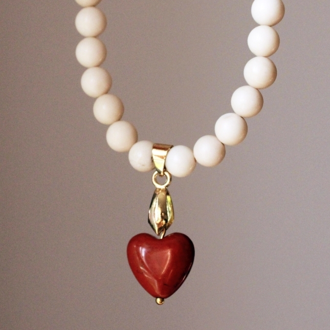 naszyjnik z serduszkiem jaspis czerowny