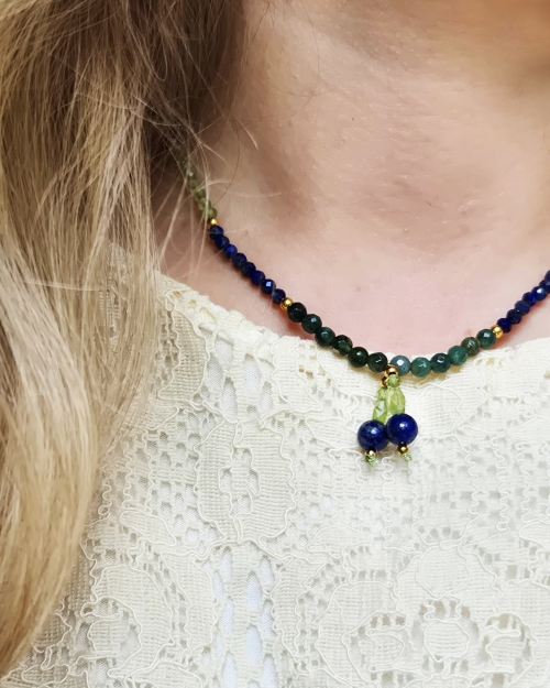 Naszyjnik z zawieszką jagody | lapis lazuli, oliwin, agat, złoty hematyt