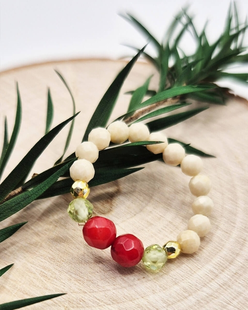 Pierścionek świąteczny | czerwony koral, oliwin, kamień rzeczny, hematyt