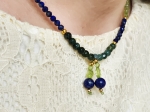 Naszyjnik z zawieszką jagody | lapis lazuli, oliwin, agat, złoty hematyt